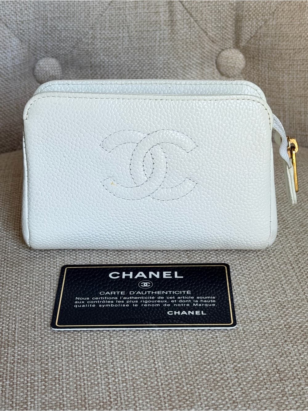 CHANEL White Caviar Leather CC Cosmetic Pouch Makeup Case Gold Hardware + Card