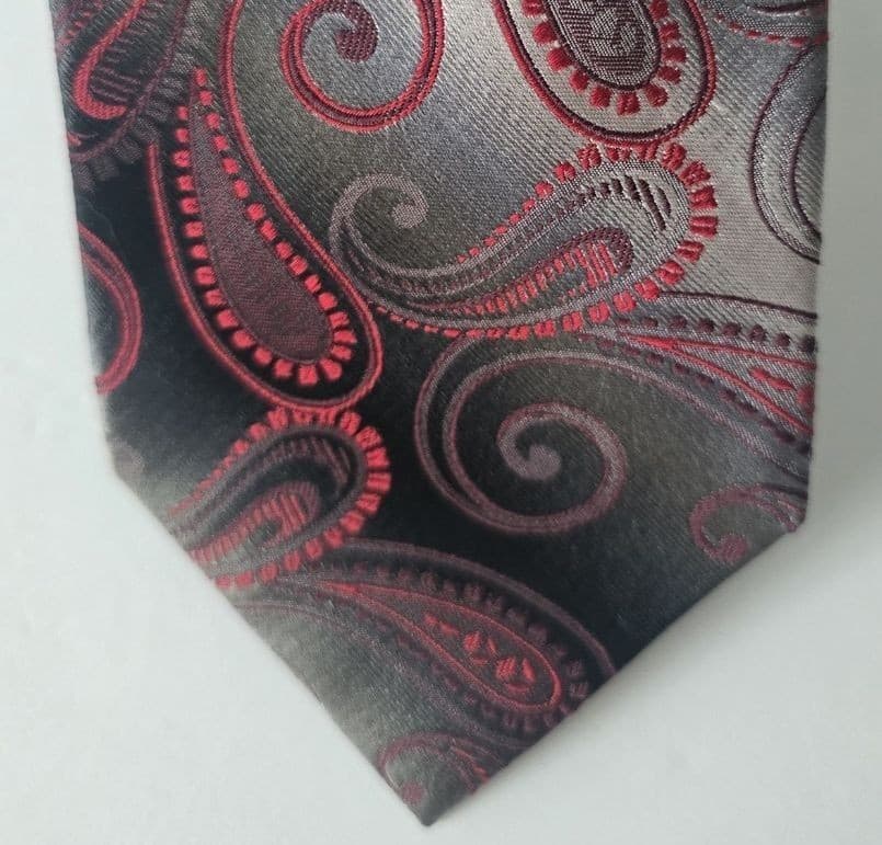Vintage 100% Silk Charcoal Grey Red Silver Hand Made Retro Paisley Mens Necktie