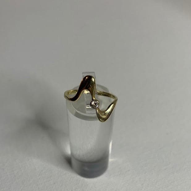 Vintage 14K Gold Wave Ring | CZ Accent | Size 6.75
