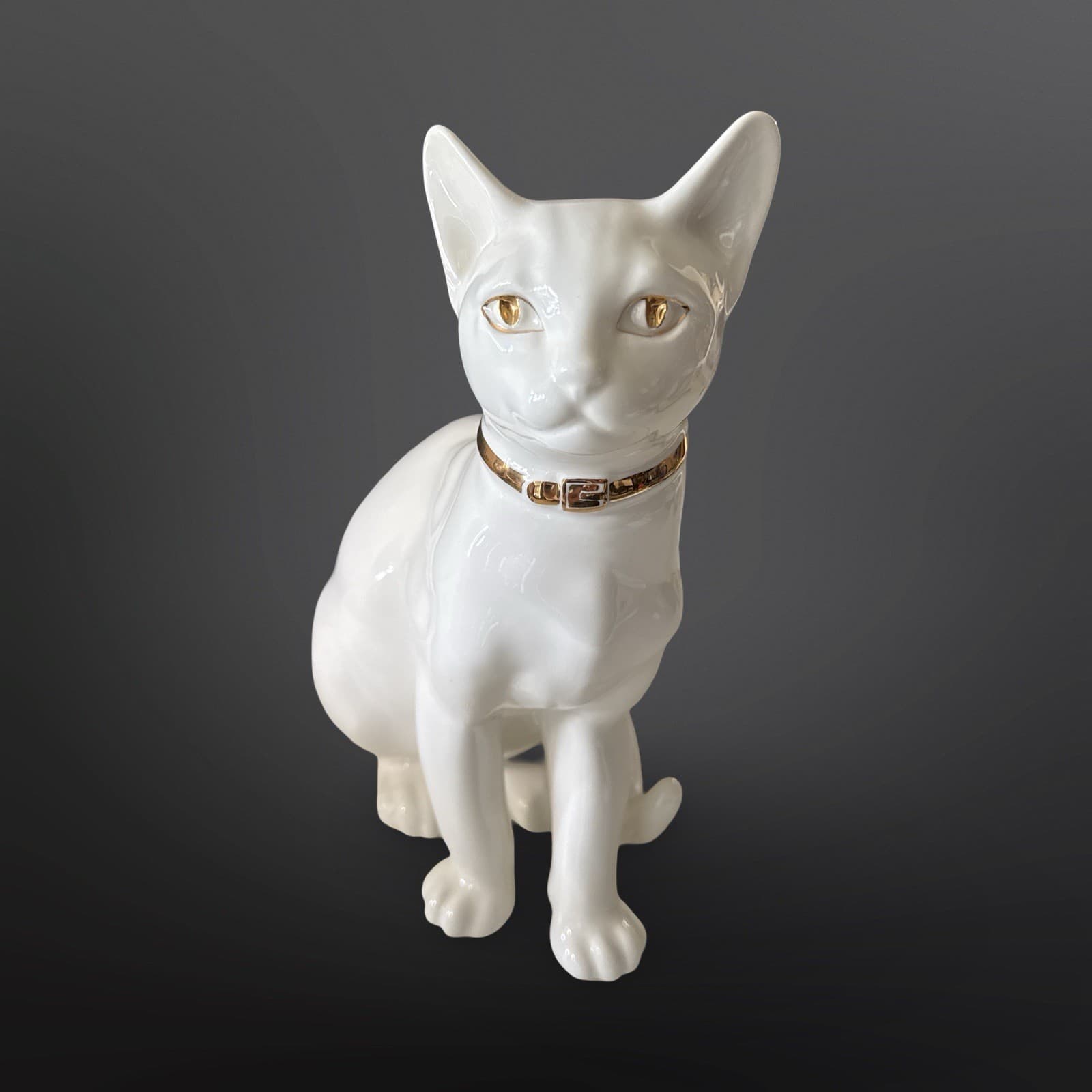 Vintage Lladro Hispania Daisa Porcelain Cat White with Gold 1984 10.25” H