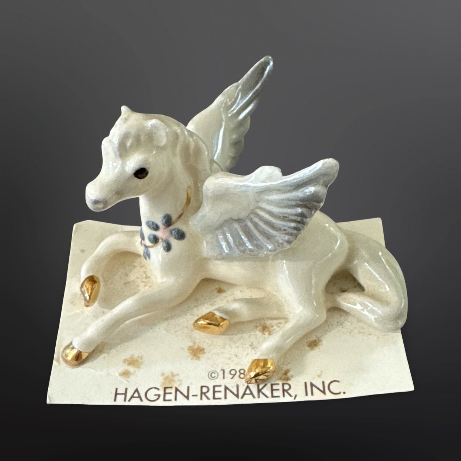 Hagen Renaker Lying Pegasus Figurine On Card White Gold Blue Flowers 2” Vintage