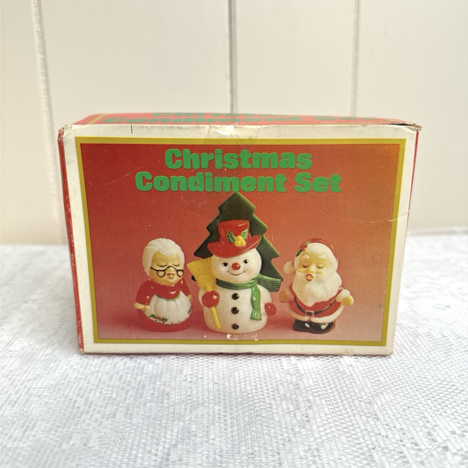 VTG KISSING SANTA & MRS. Claus SNOWMAN Salt & Pepper Napkin Holder Christmas Set