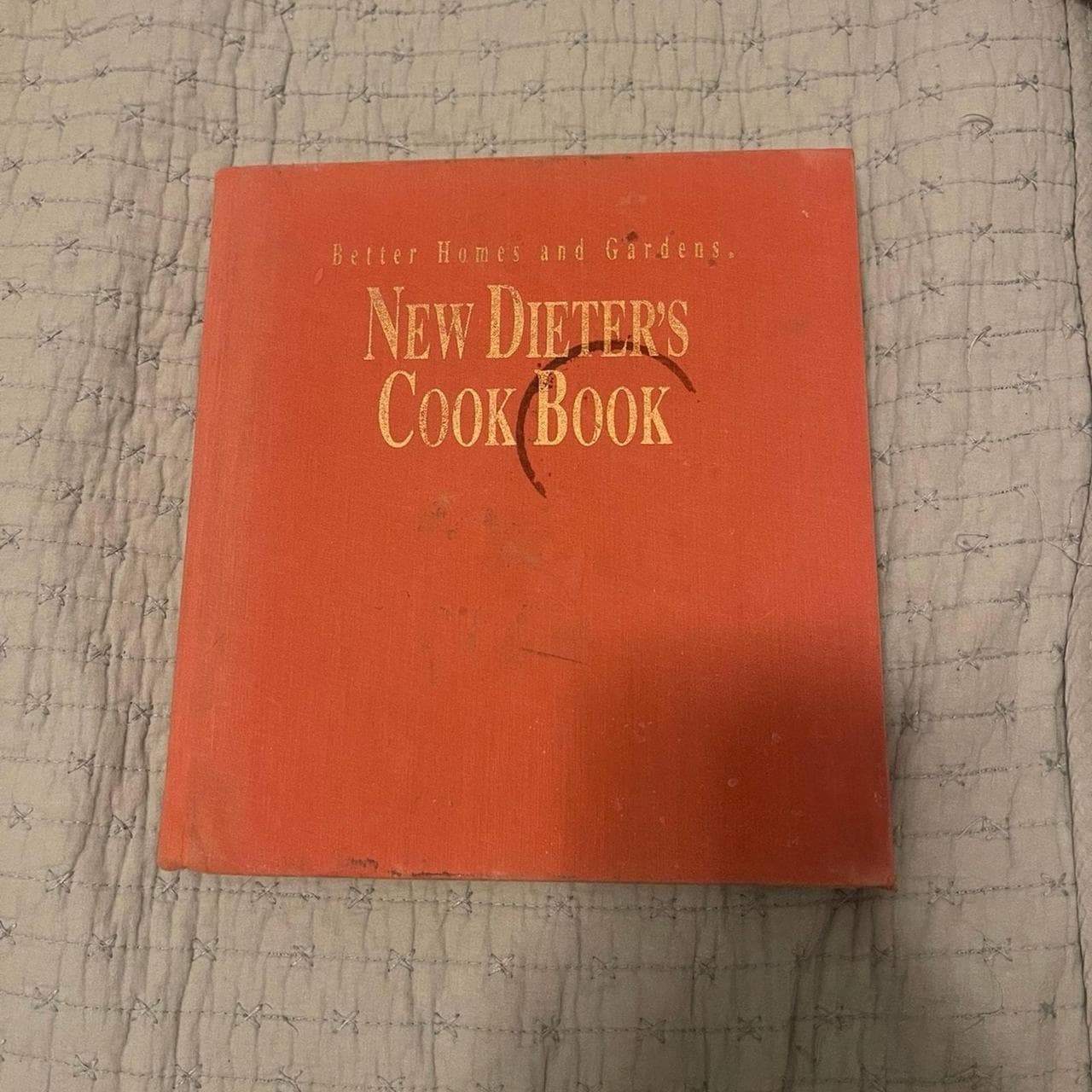 Add a classic cookbook to your kitchen collection with the Better Homes & Gardens New Dieter's Cookbook. Packed with hundreds of lighter recipes, meal plans, and cooking tips, this hardcover cookbook is designed to help you prepare flavorful, lower-calorie meals without sacrificing taste.