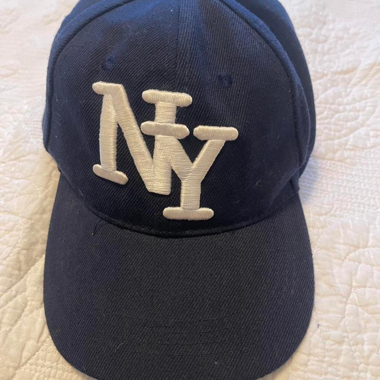 Navy blue New York Yankees baseball cap #yankees #baseball #navyblue #cap