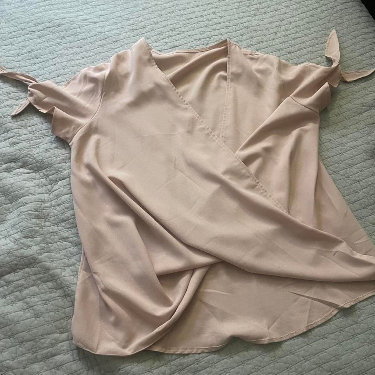 Ivory blouse with wrap detail, missing front clip #blouse #ivory