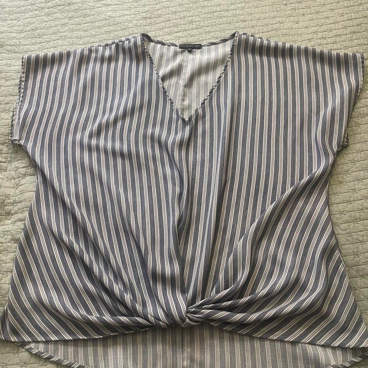 West Kel white and light blue striped blouse with a twist detail, size XL #stripes #twist