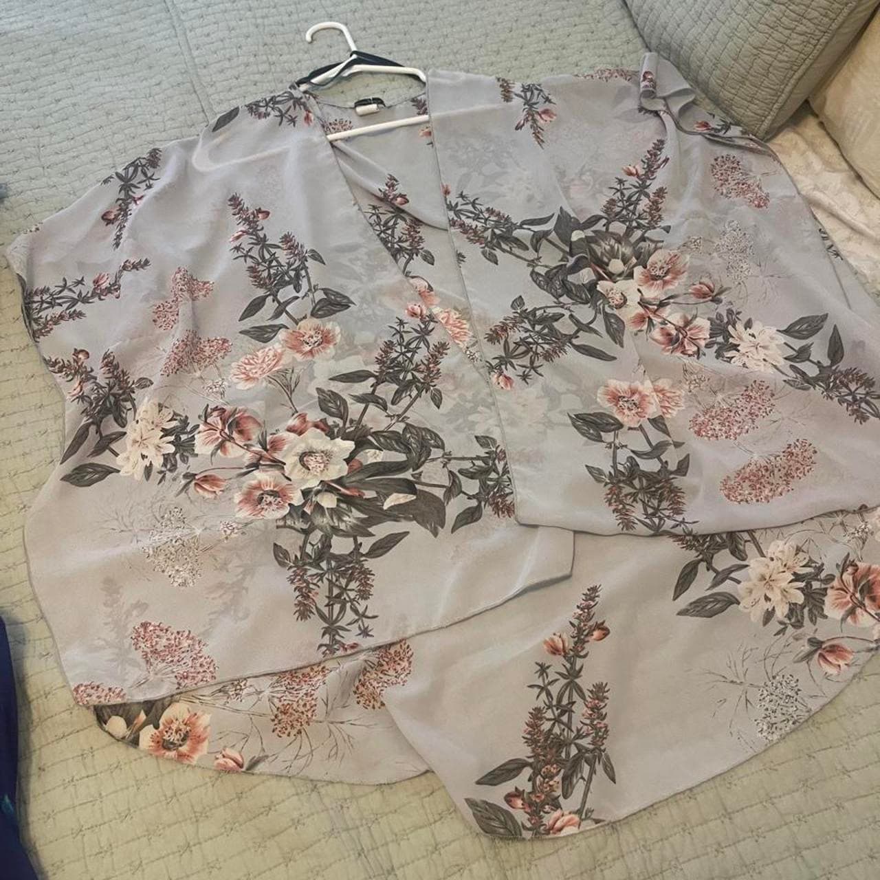 Emory Park floral blouse with pink and white flowers with leaves #floral #blouse