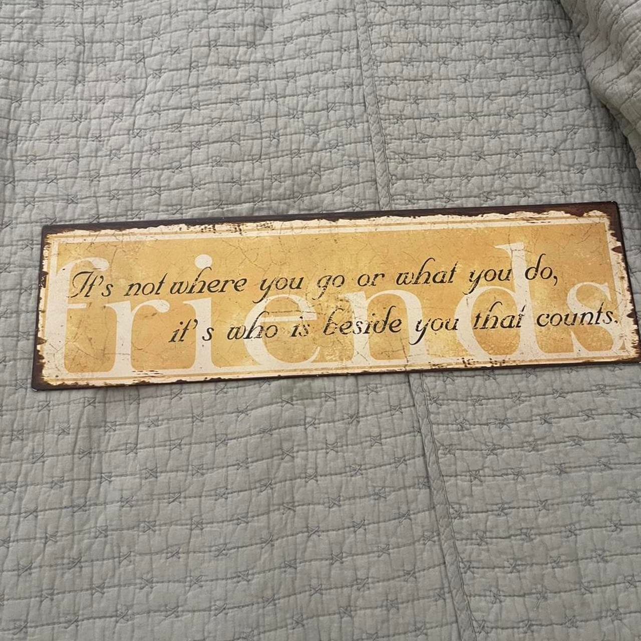 Inspirational Metal Sign 'Friends' Quote Decor