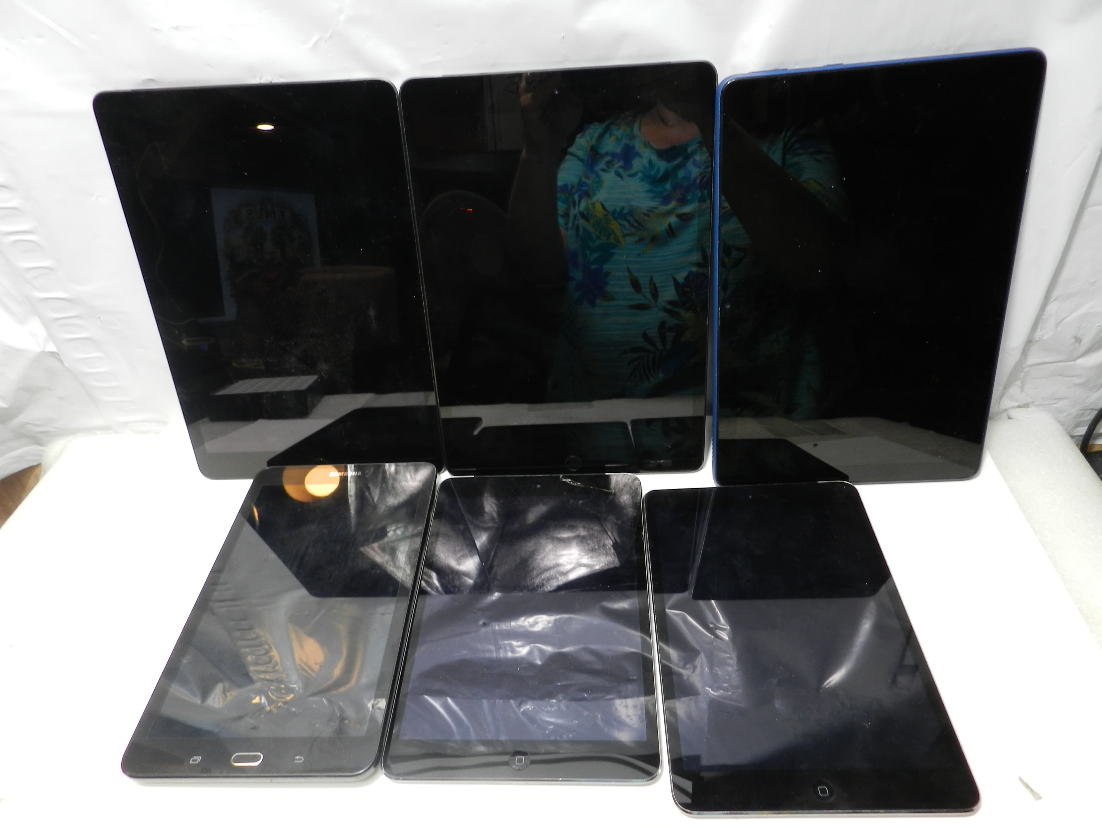 Apple Ipad A2200 A2603 A1490 Samsung Amazon Tablet Lot (P8K)