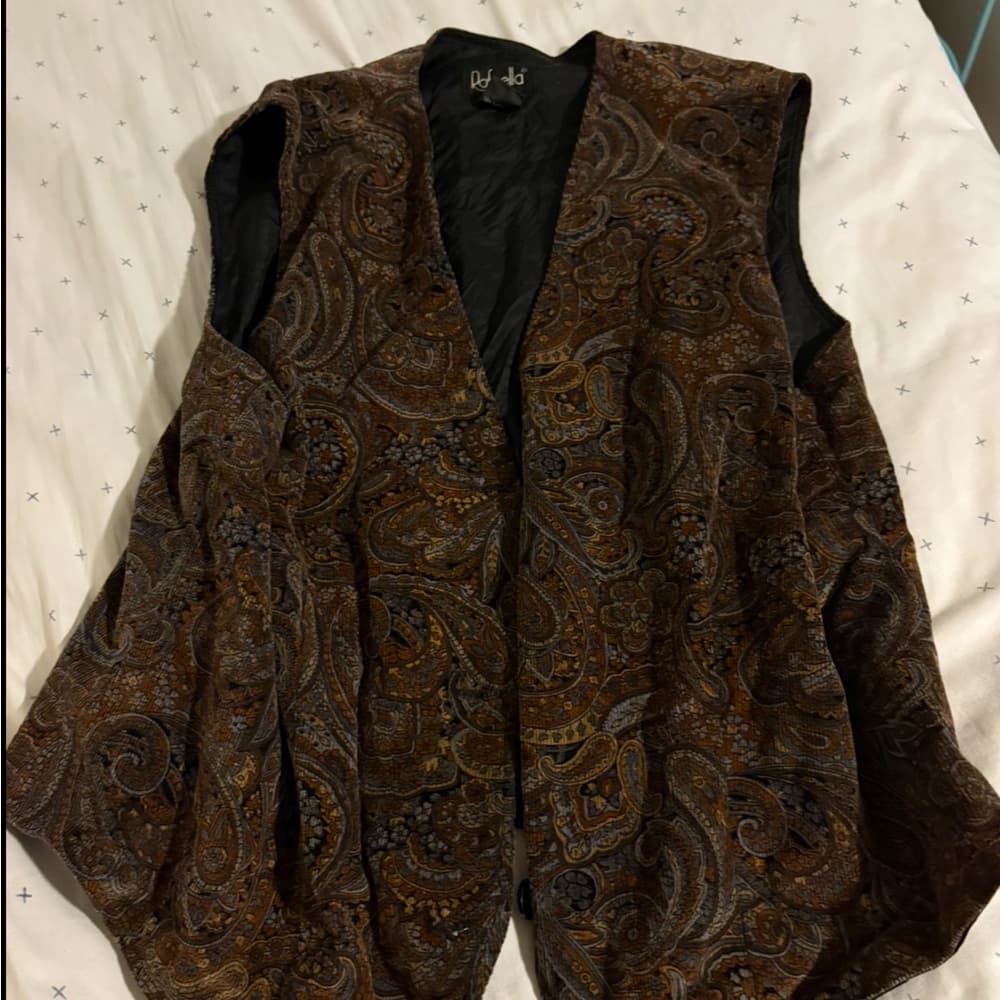 Paisley Patterned Velvet Vest