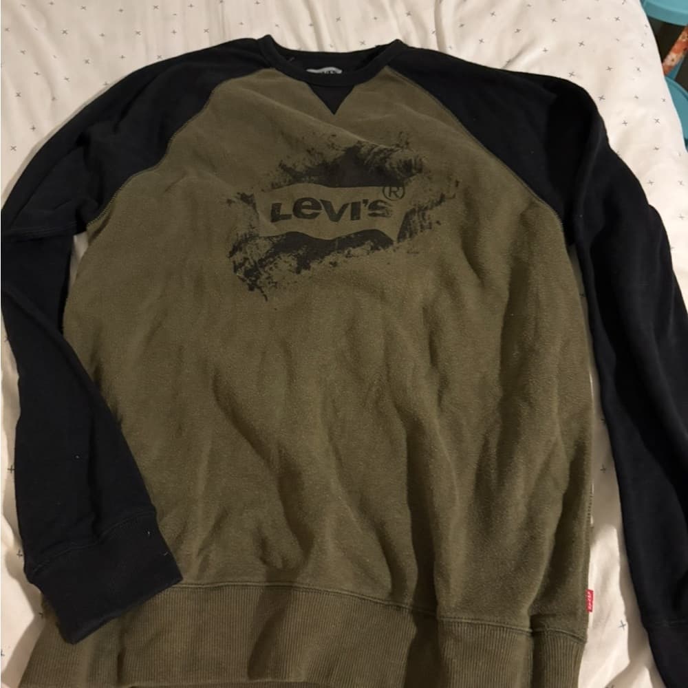 Levi's Black and Olive Crewneck