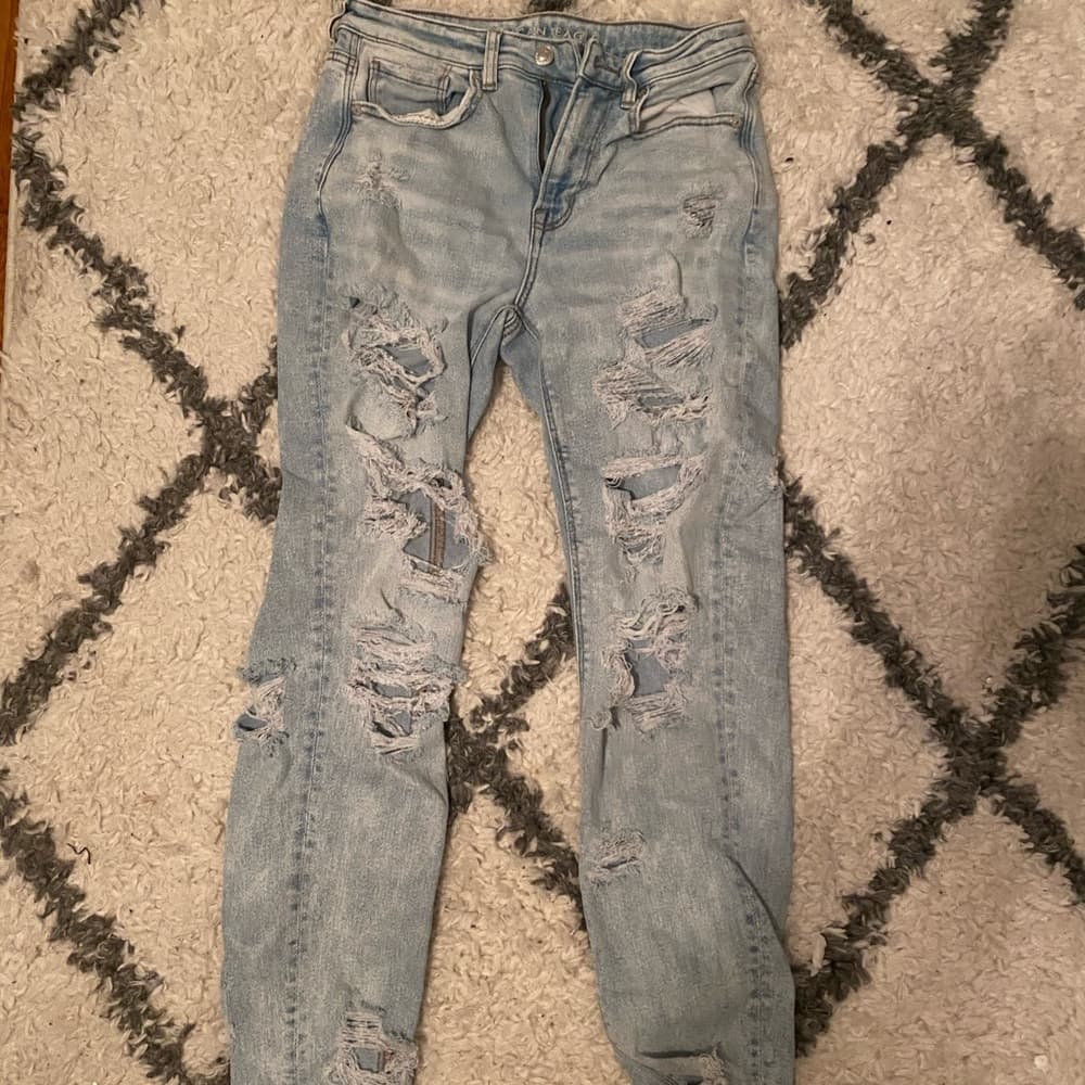 Skinny ripped jeans