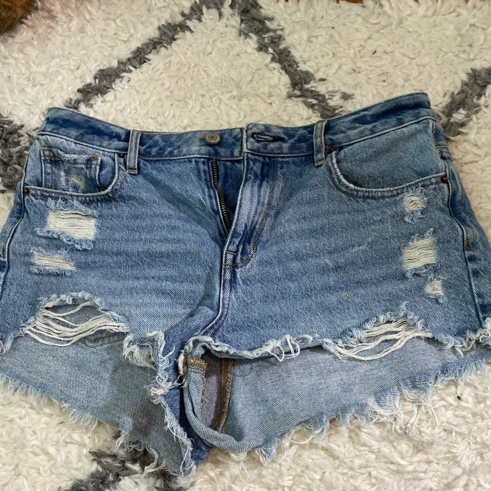 Cute ripped shorts
