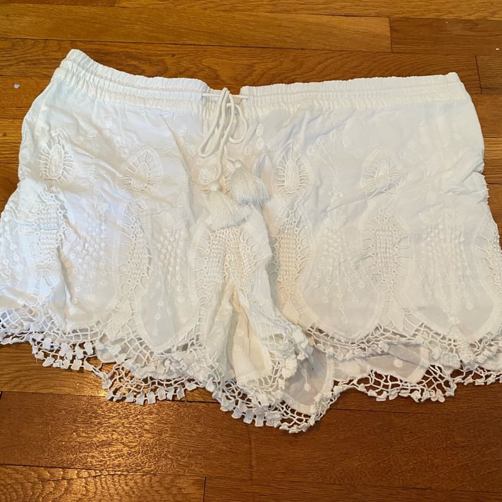 Cute lace shorts