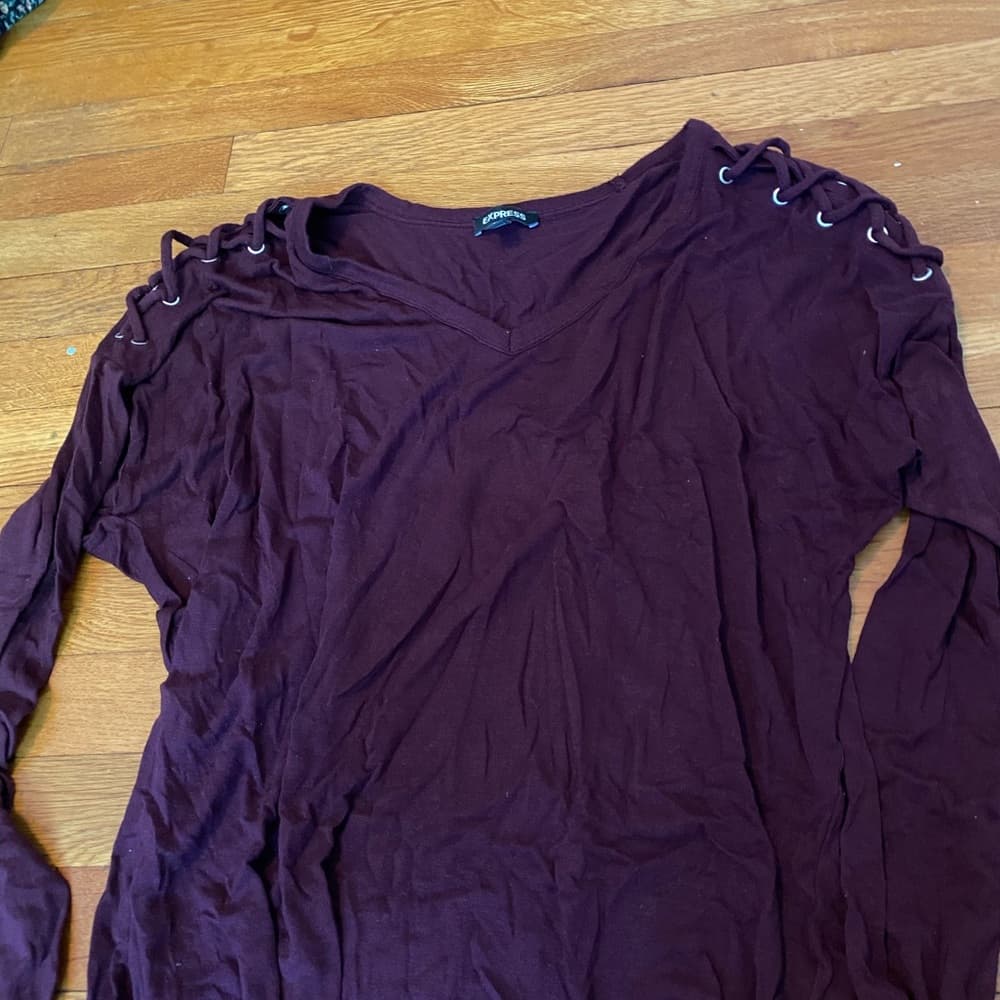 Maroon long sleeve tee