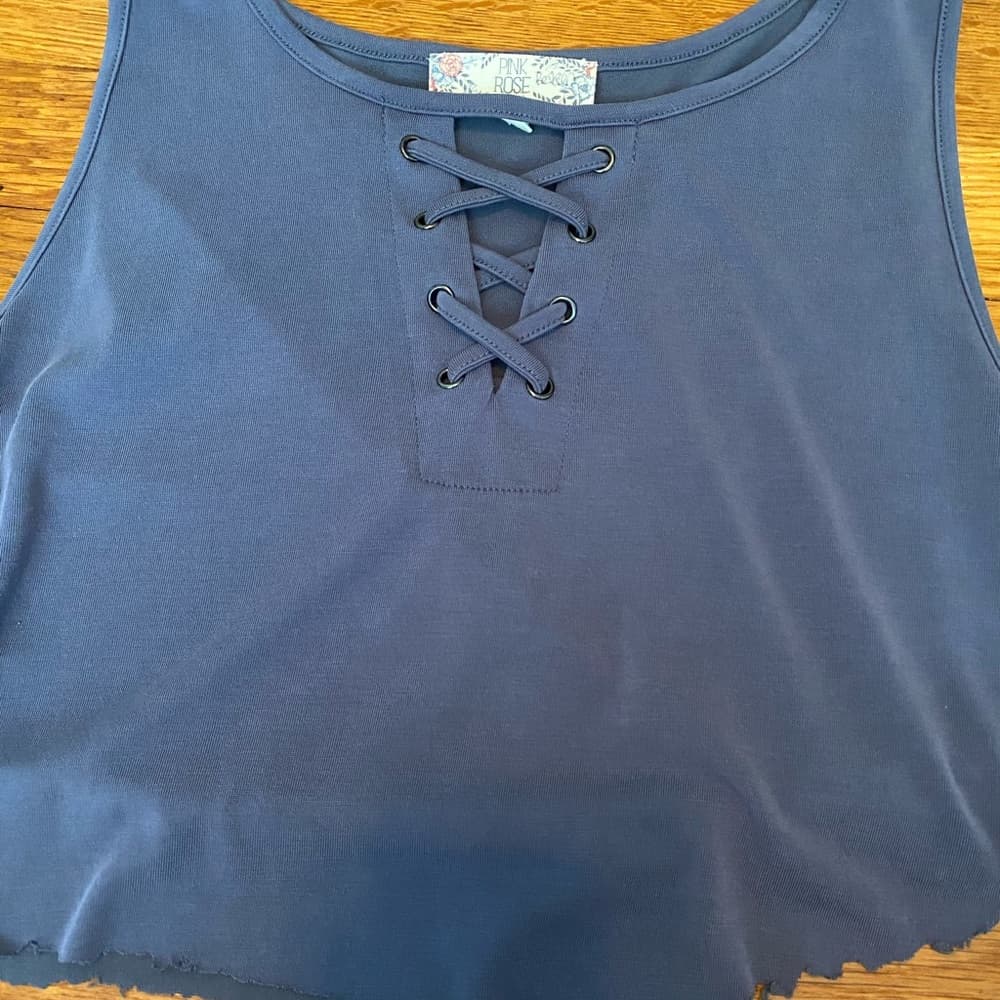 Blue cropped tank top