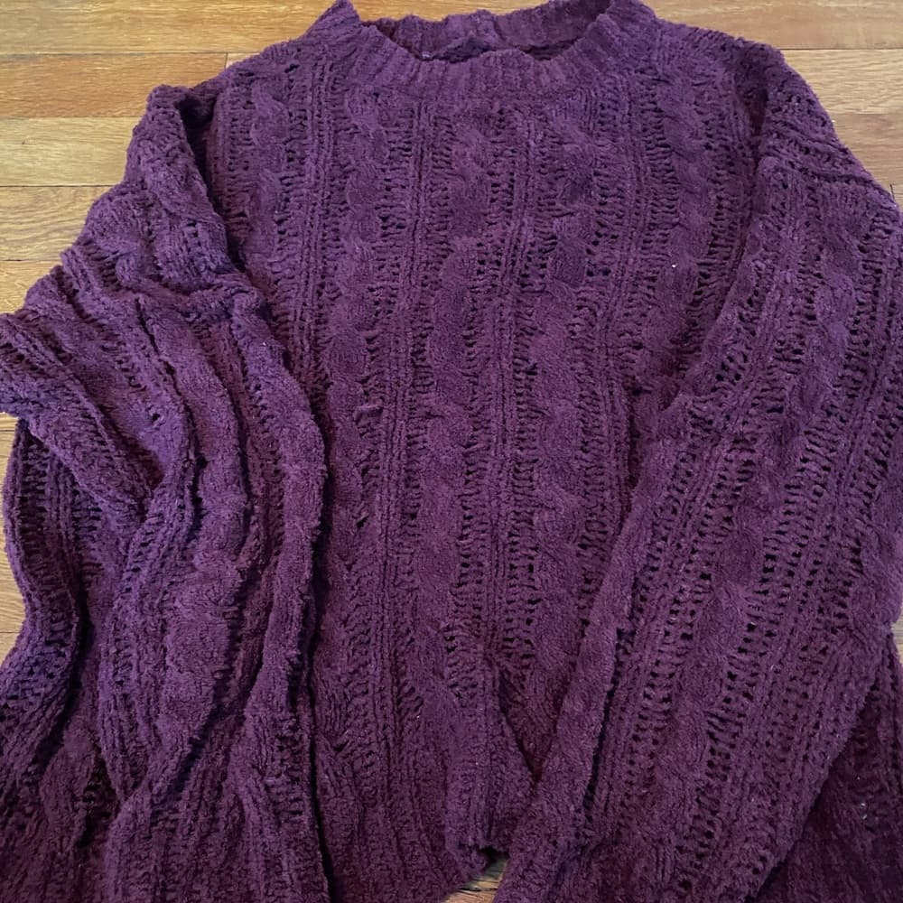 Maroon sweater