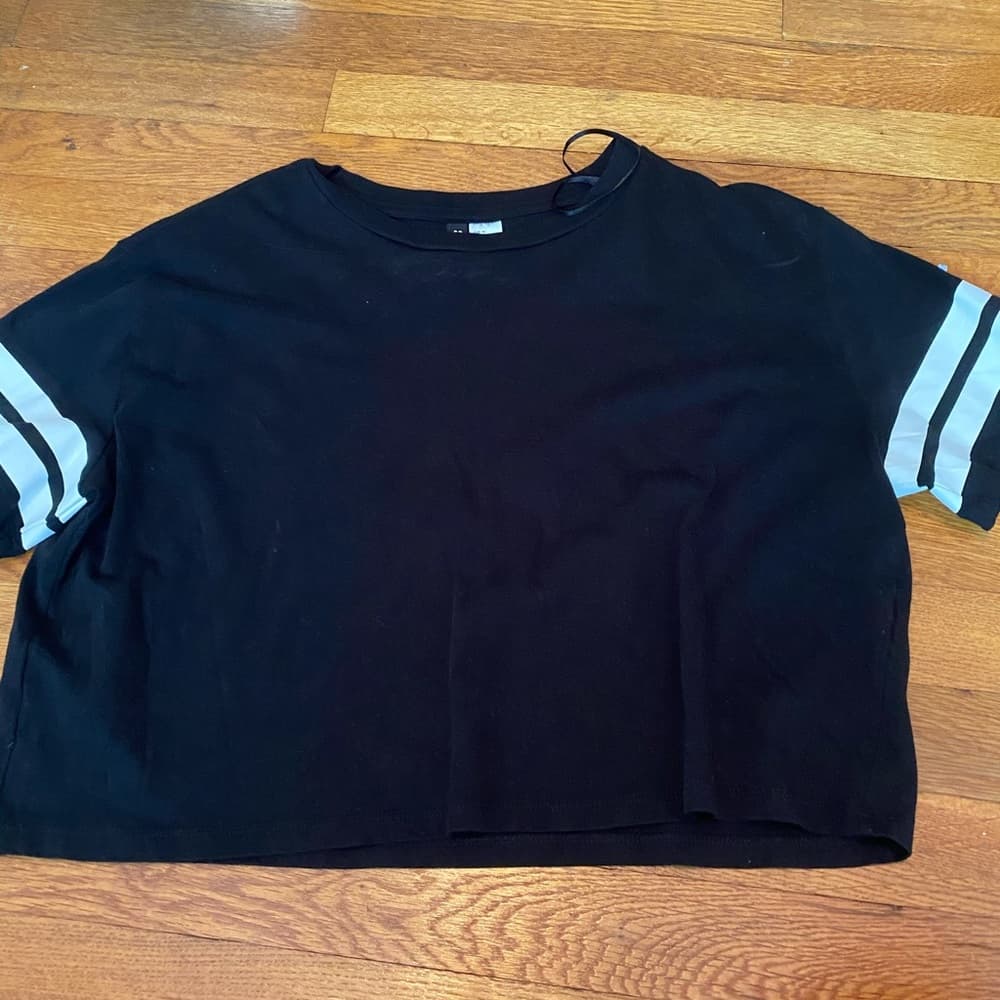 Black tee shirt