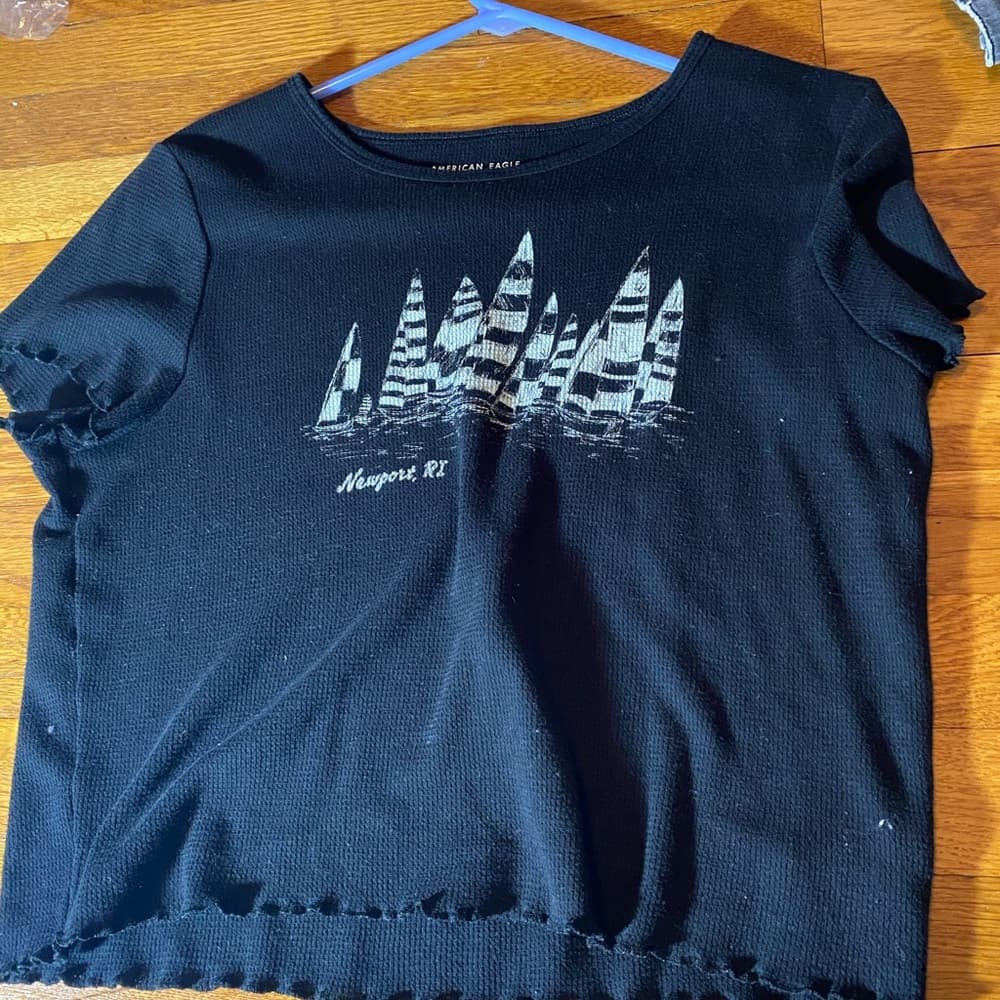 Newport tee