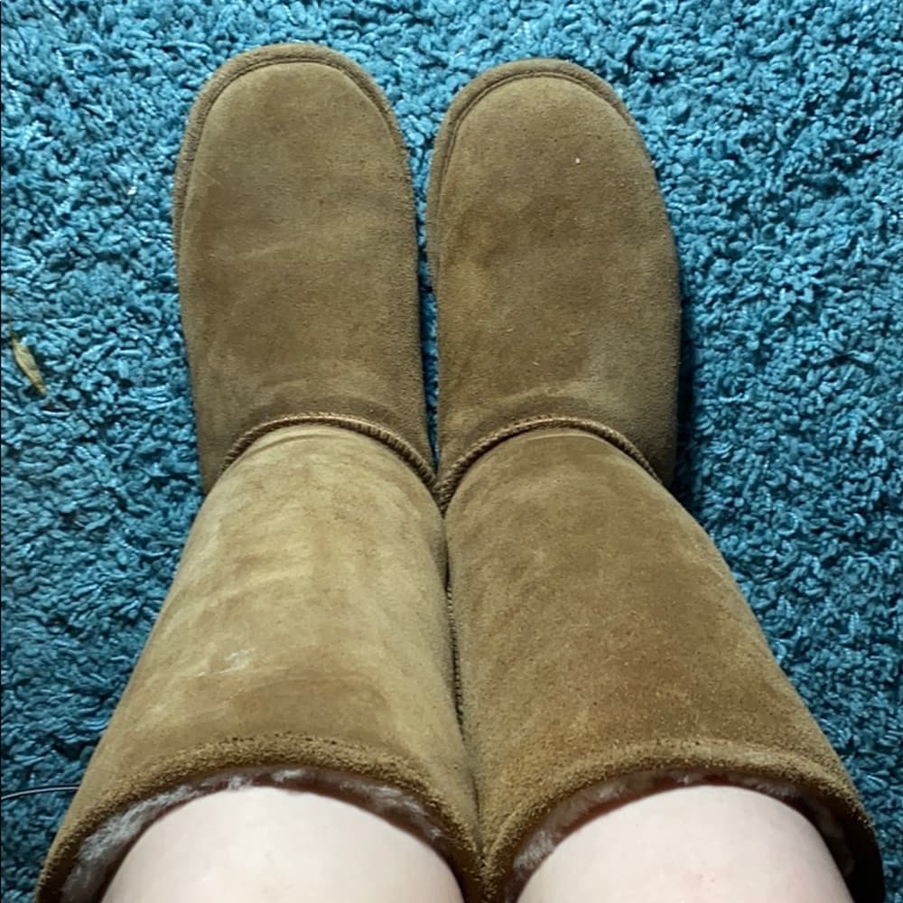 Tall bear paw boots