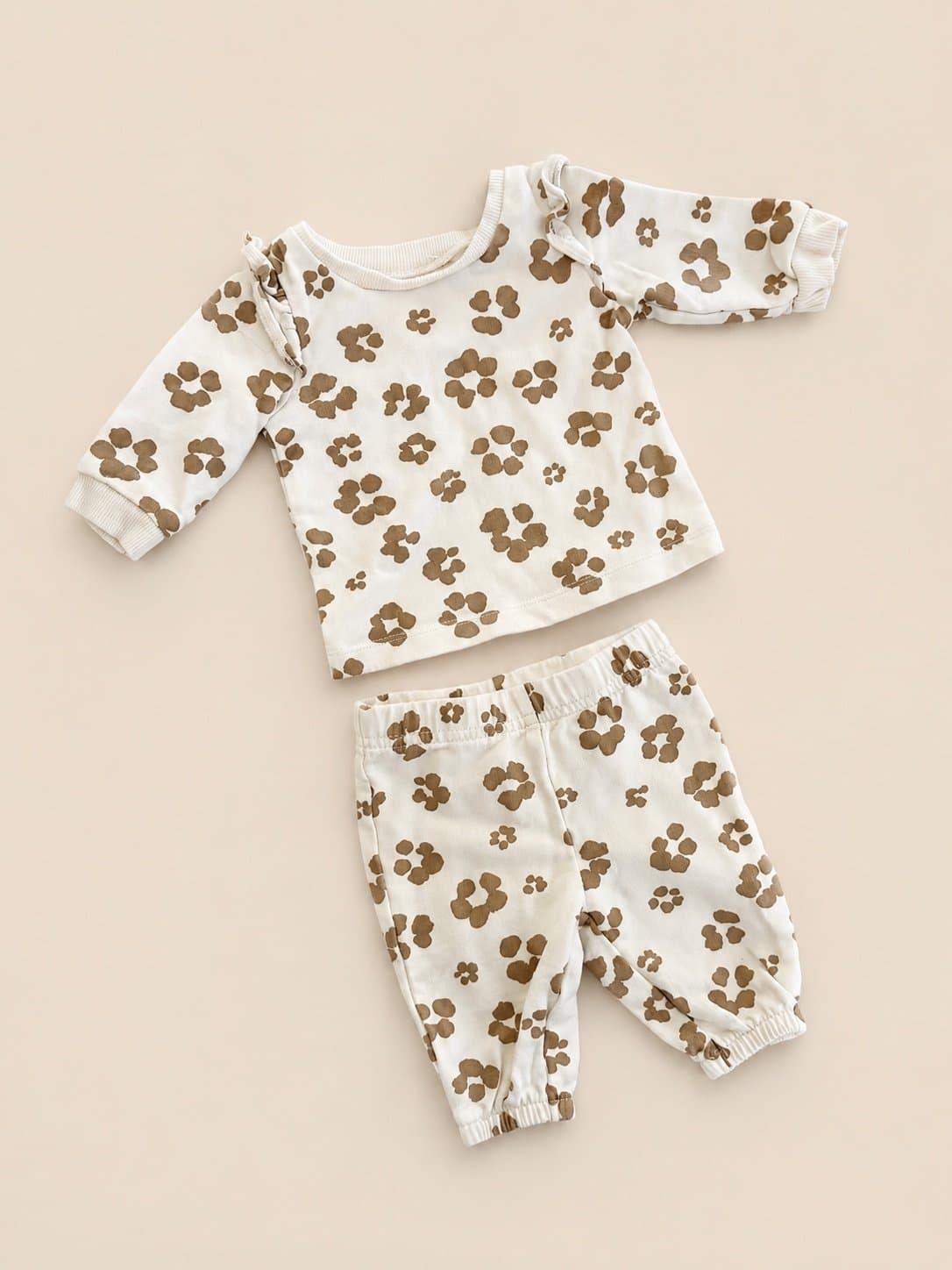 Carter’s 2 Piece Floral Lounge Set 3M Baby Girl Neutral Tan Cream Outfit