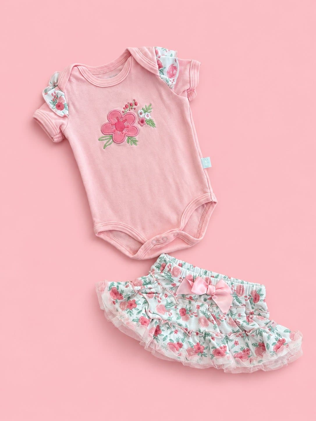 Duck Duck Goose Baby Girl Floral Onesie & Ruffle Bloomers Set 3-6M Cottagecore