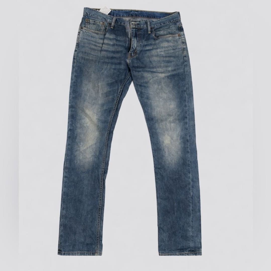 Levi’s 513 Men’s Jeans – Size 32x32 – Medium Wash Straight Fit