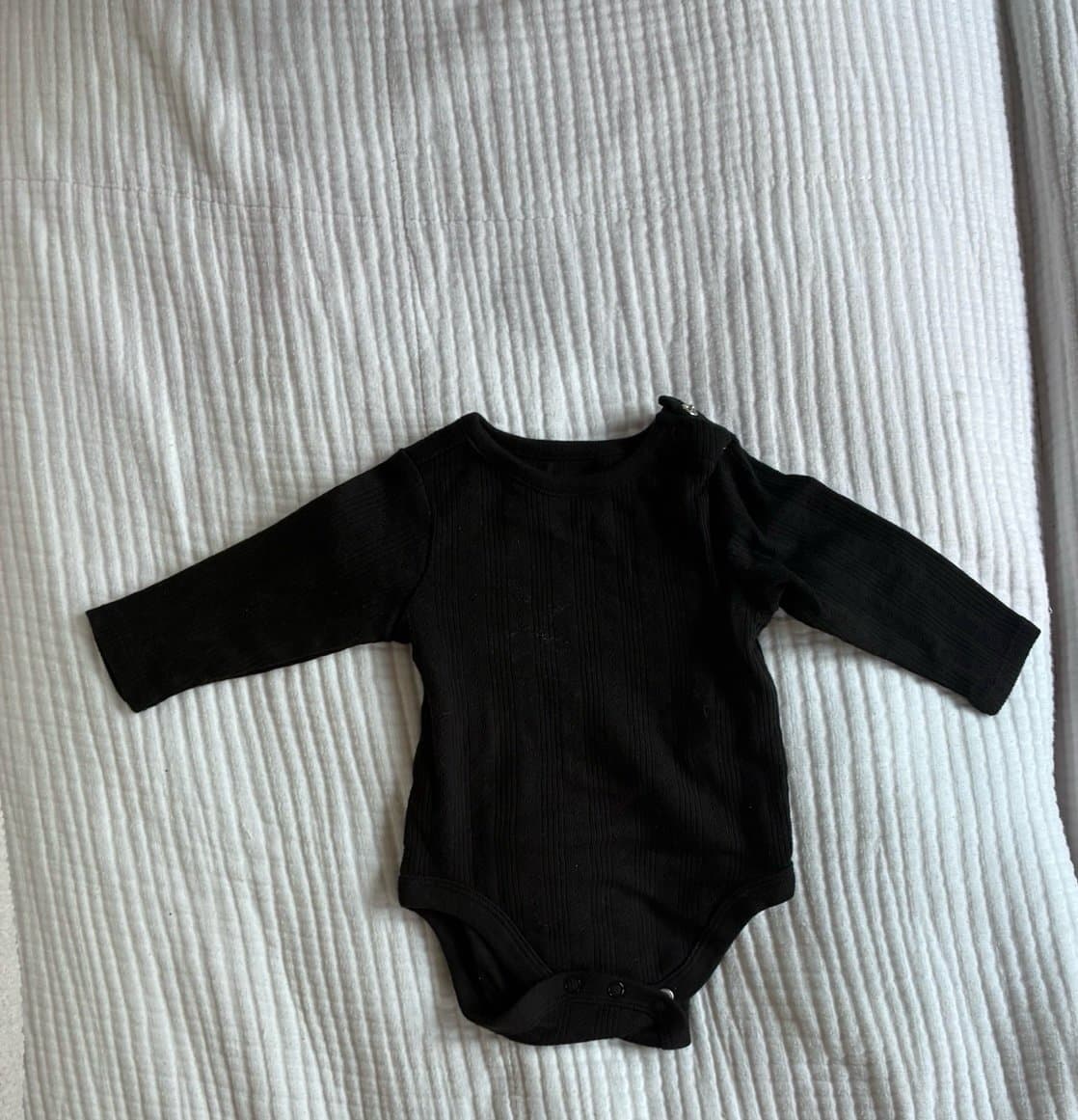 Garanimals Black Ribbed Long Sleeve Bodysuit – 0-3 Months Closet Staple