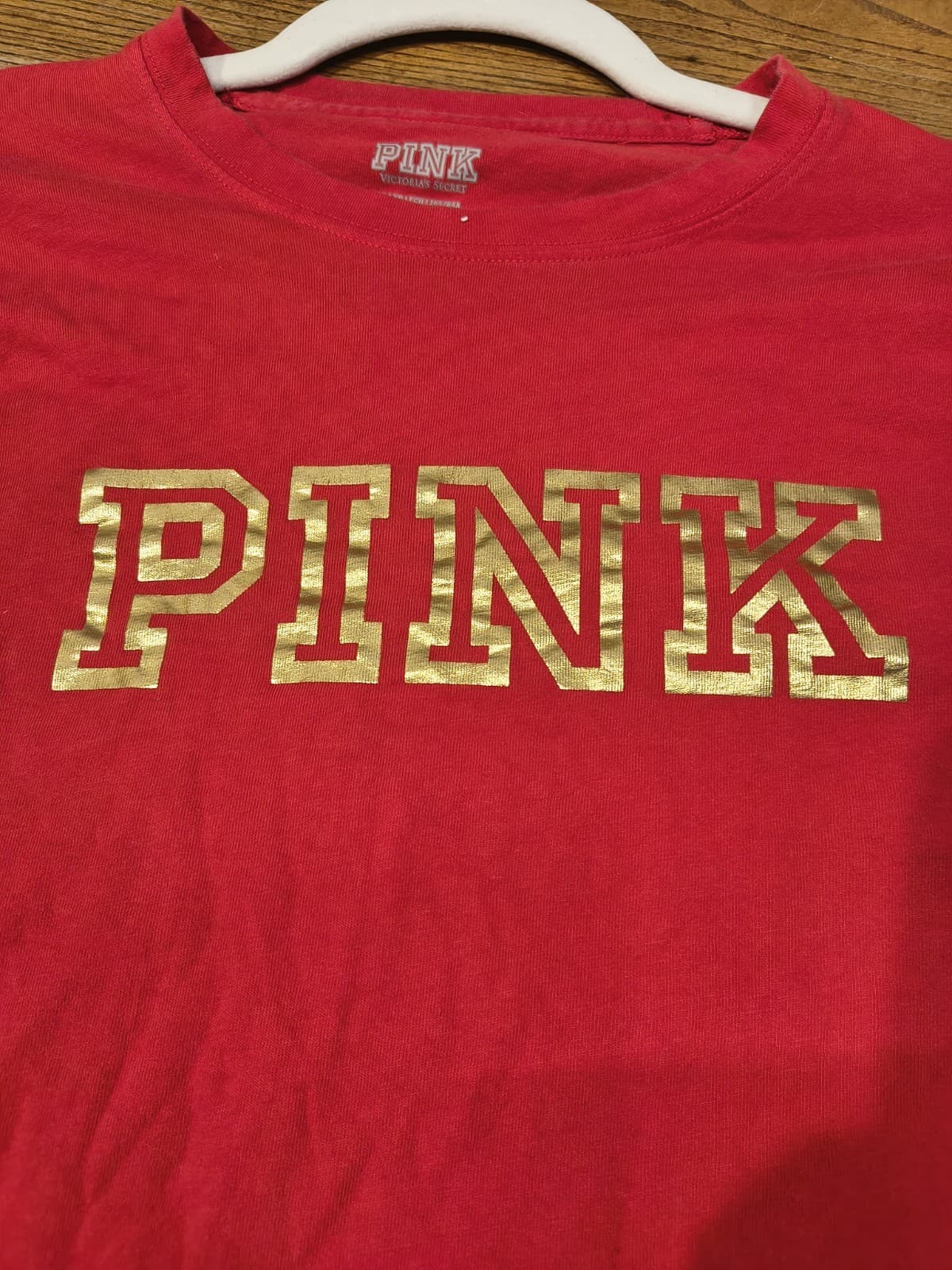 Victorias Secret PINK Gold Foil Logo T Shirt Graphic Varsity Crew Tee xSmall