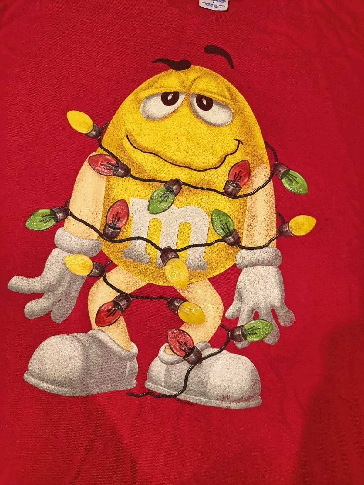 M&M's Unisex Red Christmas T Shirt Size L Short Sleeve Yellow Candy Lights Vtg