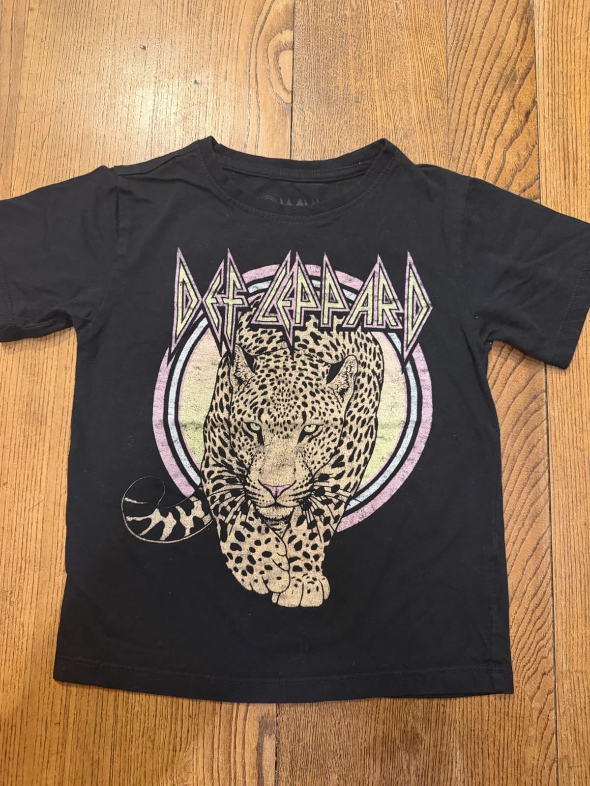 Def Leppard Leopard Graphic Band T-Shirt Black Size XS (4-5) Rock Tour Style Tee