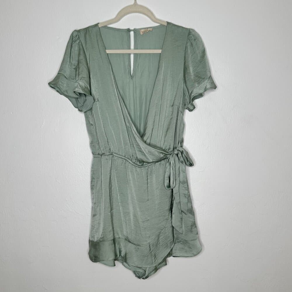 Hem & Thread Green Short Sleeve Faux Wrap Dress Romper Size M
