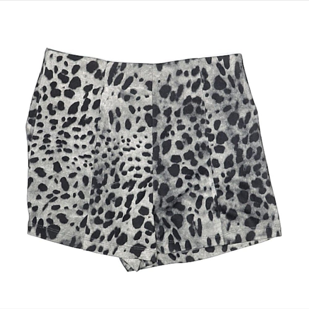 Love Tree Black & Gray Animal Print Shorts Size S