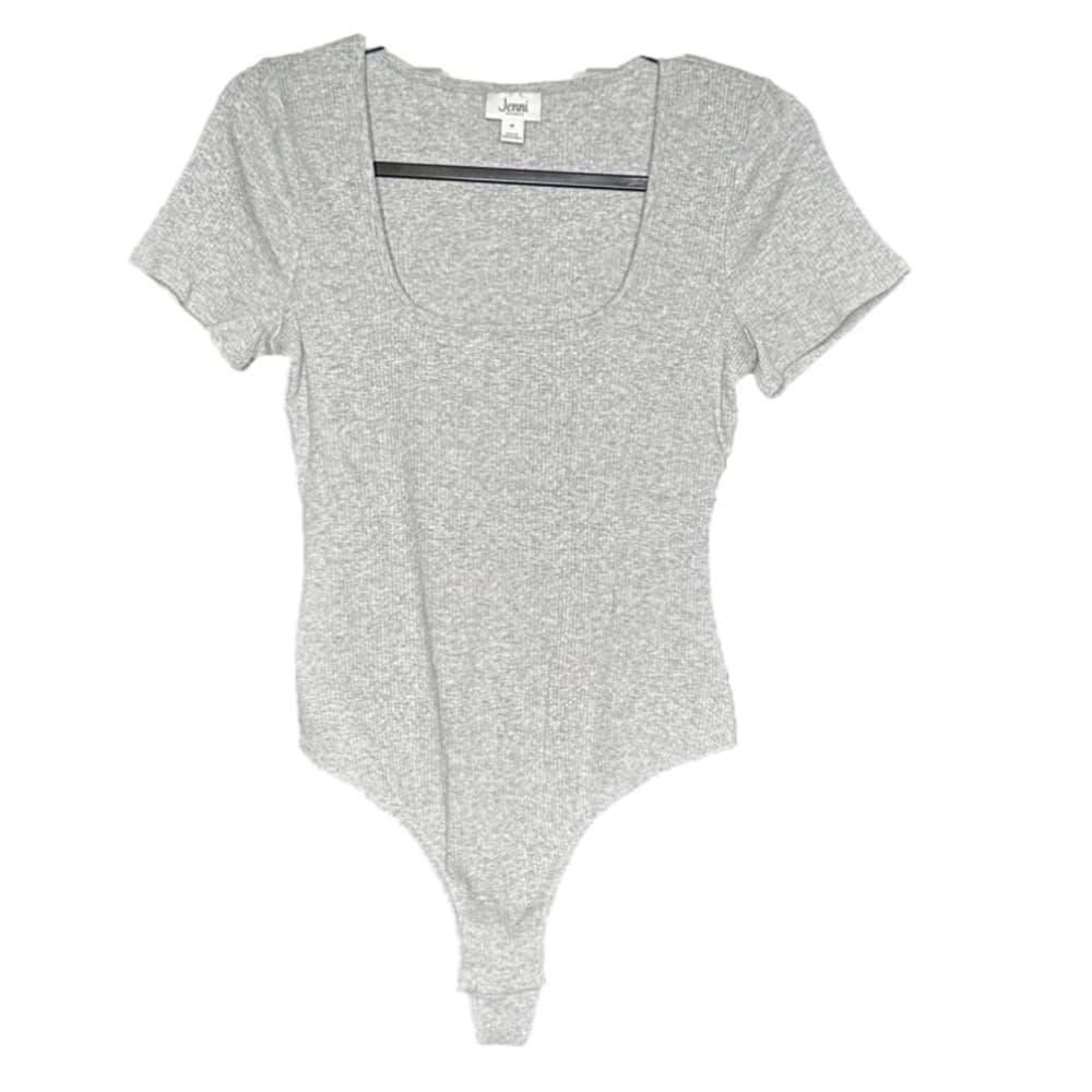 JENNI Sz M Gray Ribbed Short Sleeve Gray Bodysuit New