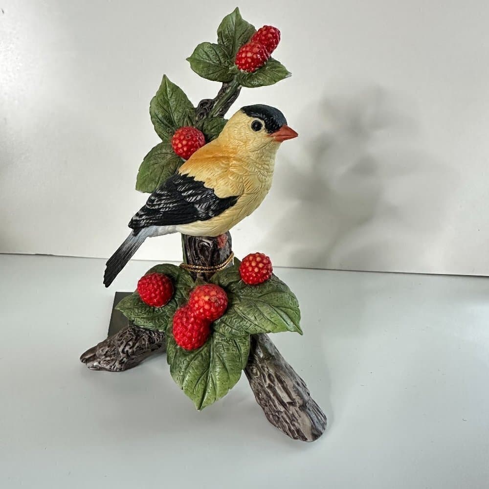 VINTAGE 1993 SADEK 9022 GOLDFINCH BY ANDREA PORCELAIN FIGURINE MADE IN JAPAN