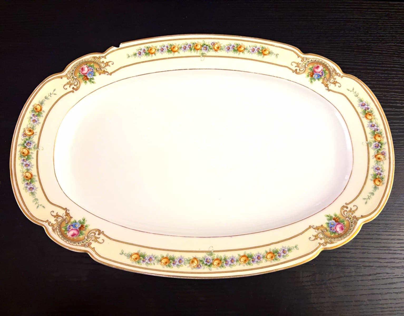 Black Knight BLK108 16" oval serving platter (small chip) see photos