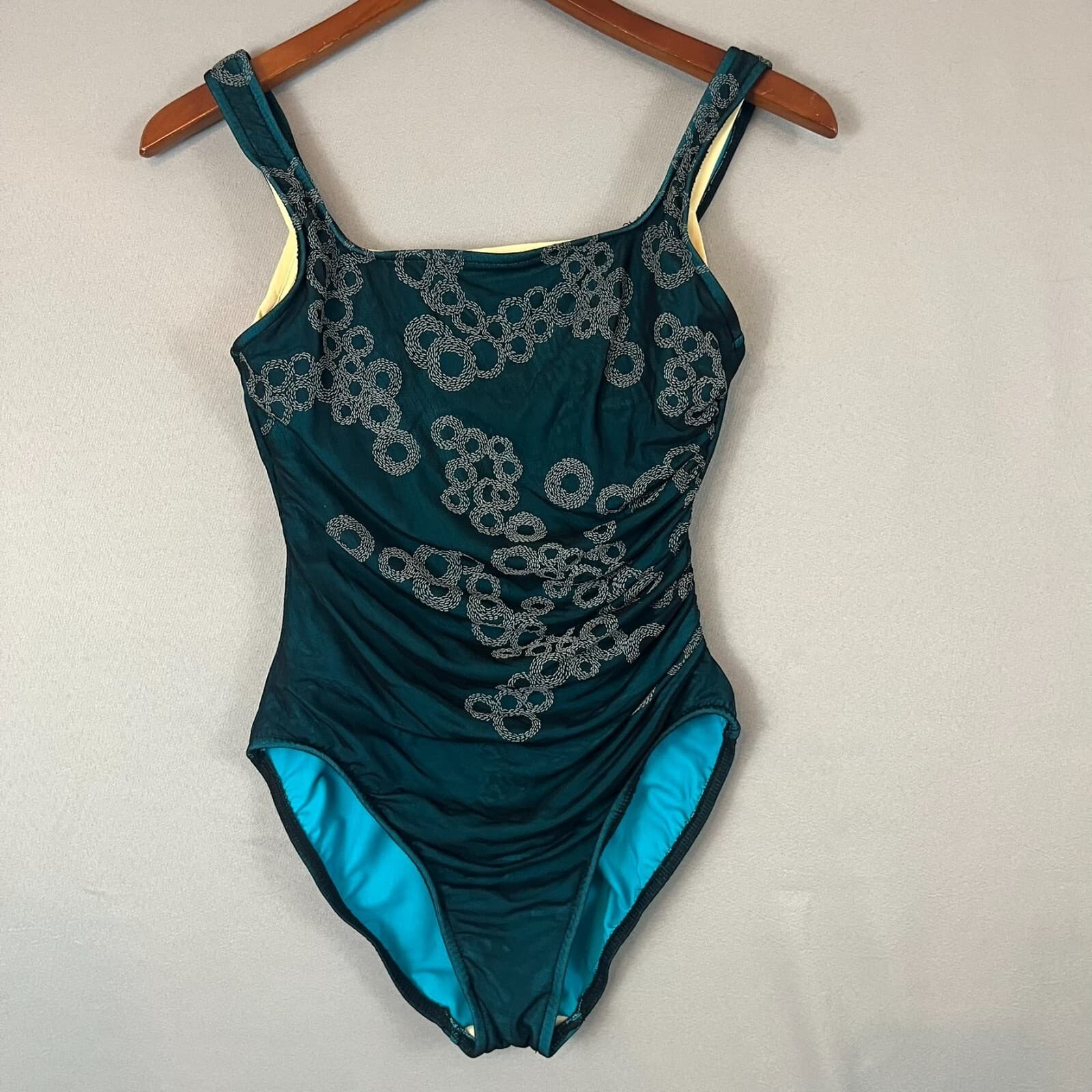 Miraclesuit Swimsuit Women's 8 Deep Green Mesh Stretch One Piece Built In Bra