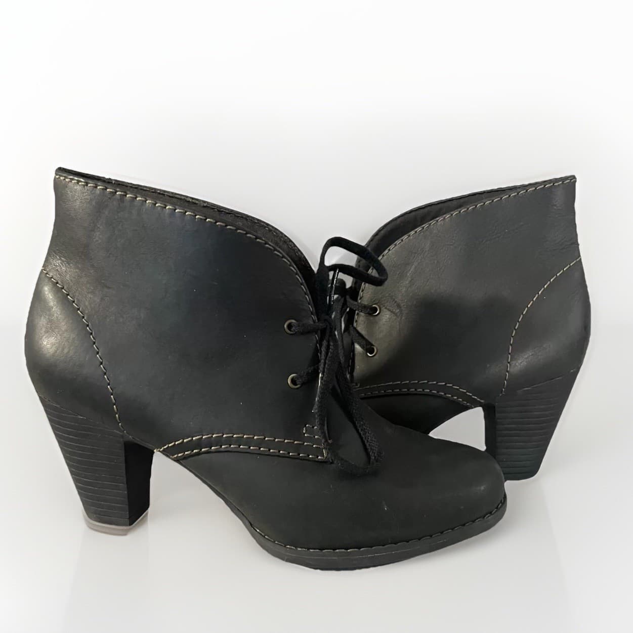 Clarks Women's Boot Bergen Size 8 Chunky Block Heel Lace Up Bootie Black Leather