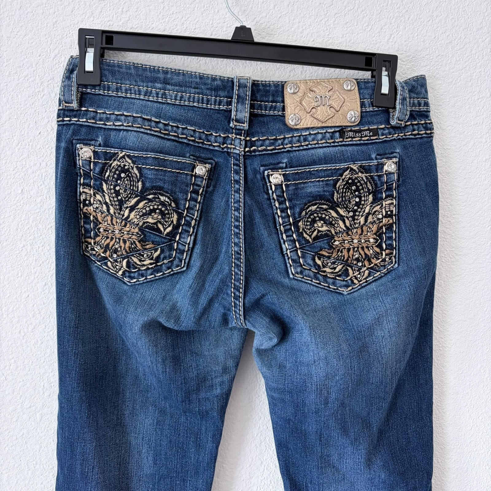 Miss Me Jeans Women's Size 28 Bootcut Fleur de Lis Embellished Denim JE8314ETL