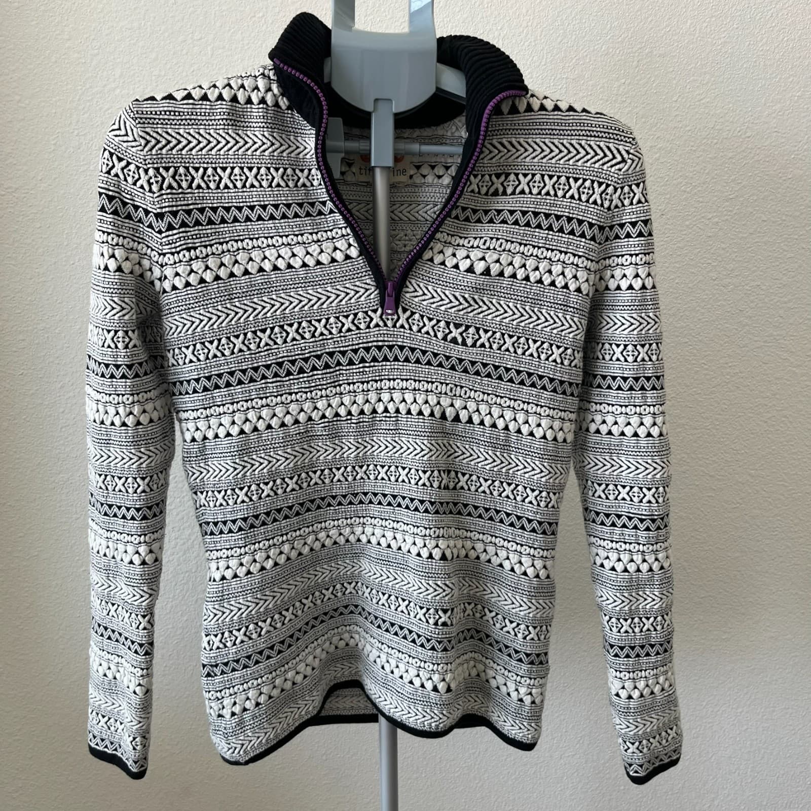 Title Nine Sweater Womens Small Black White Geometric Super Stretch Textured