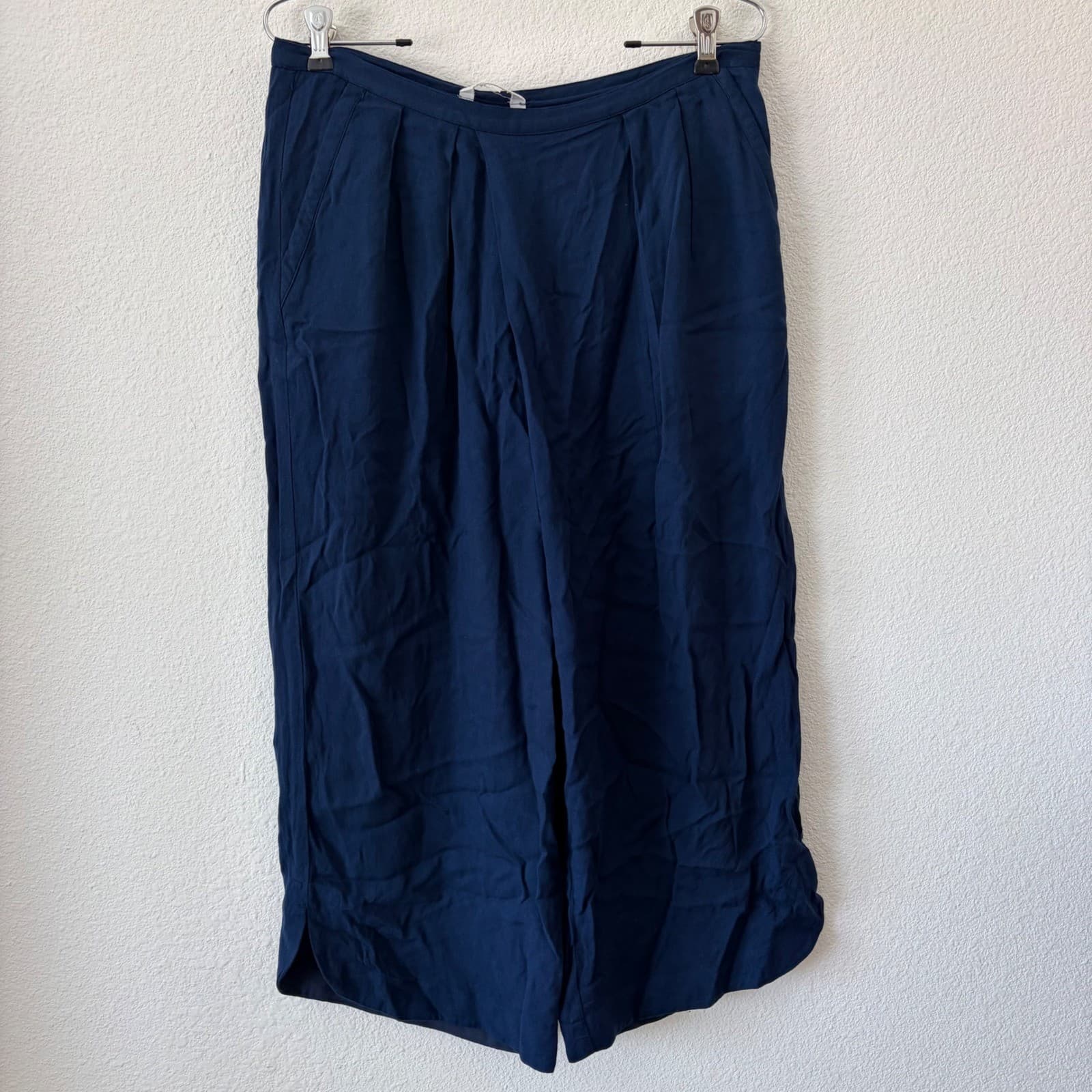 Garnet Hill Wide Leg Cropped Pants Womens 10 Navy Blue Pleated Rayon 40404