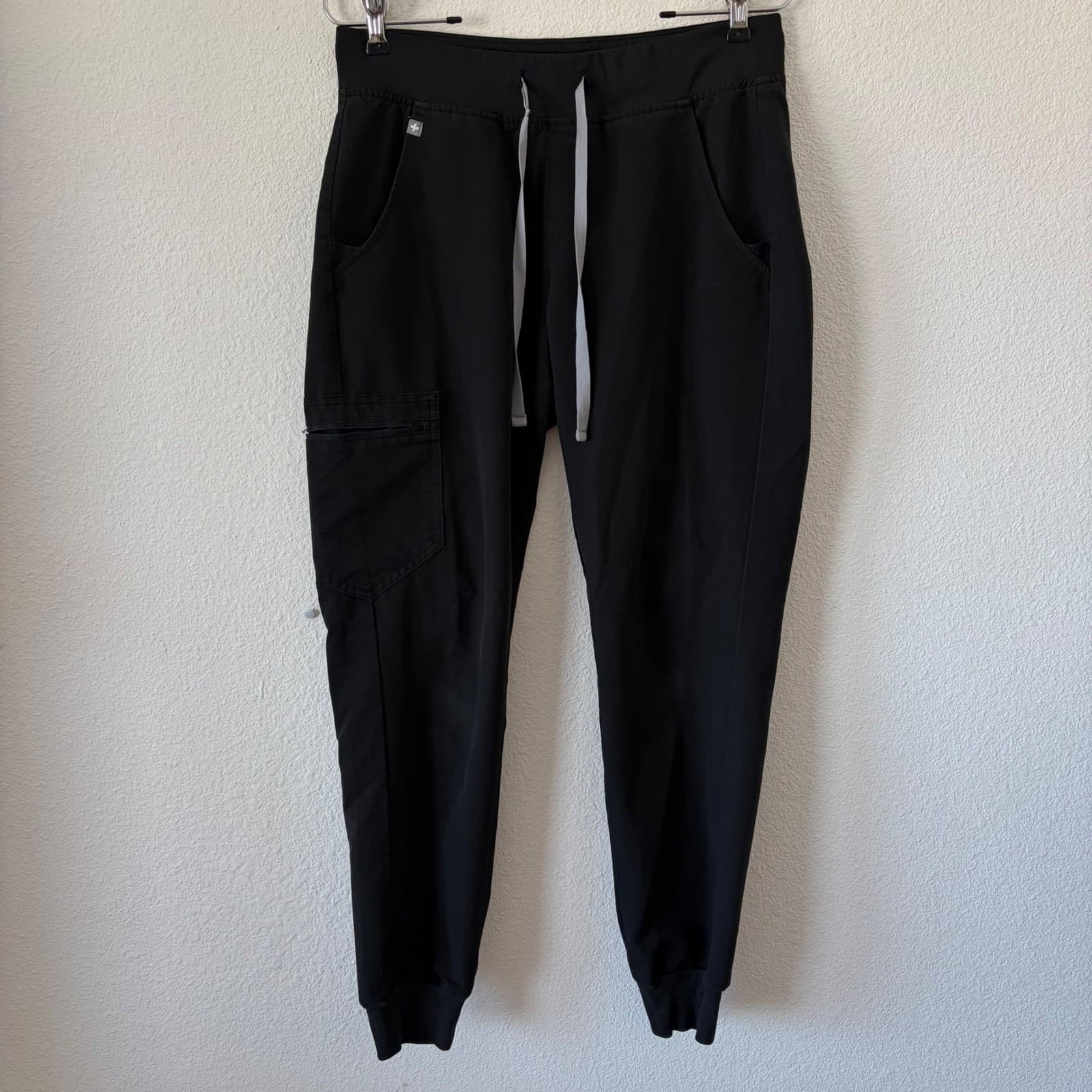 FIGS Zamora Jogger Scrub Pants Womens S Black Cargo Pocket W18SW2005