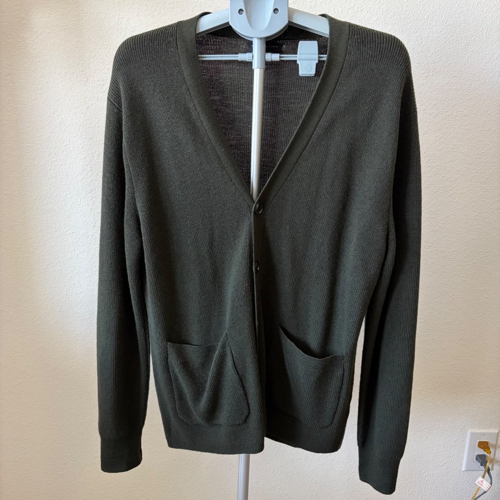 J. Crew Cardigan Mens Large Green 100% Merino Wool Destination V-Neck Sweater