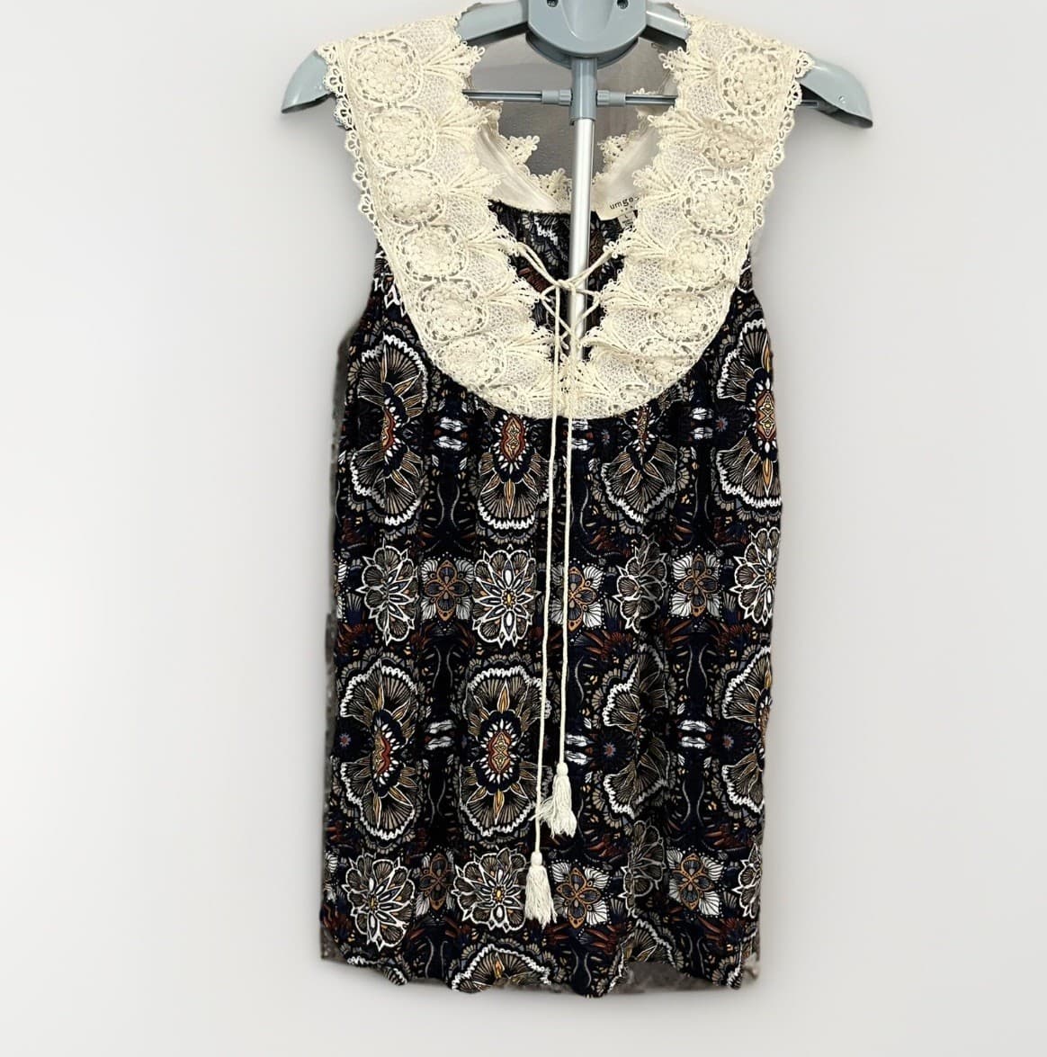 Umgee Tunic Women Sz Large Lace Bohemian Sleeveless Floral Crochet V-Neck Flowy