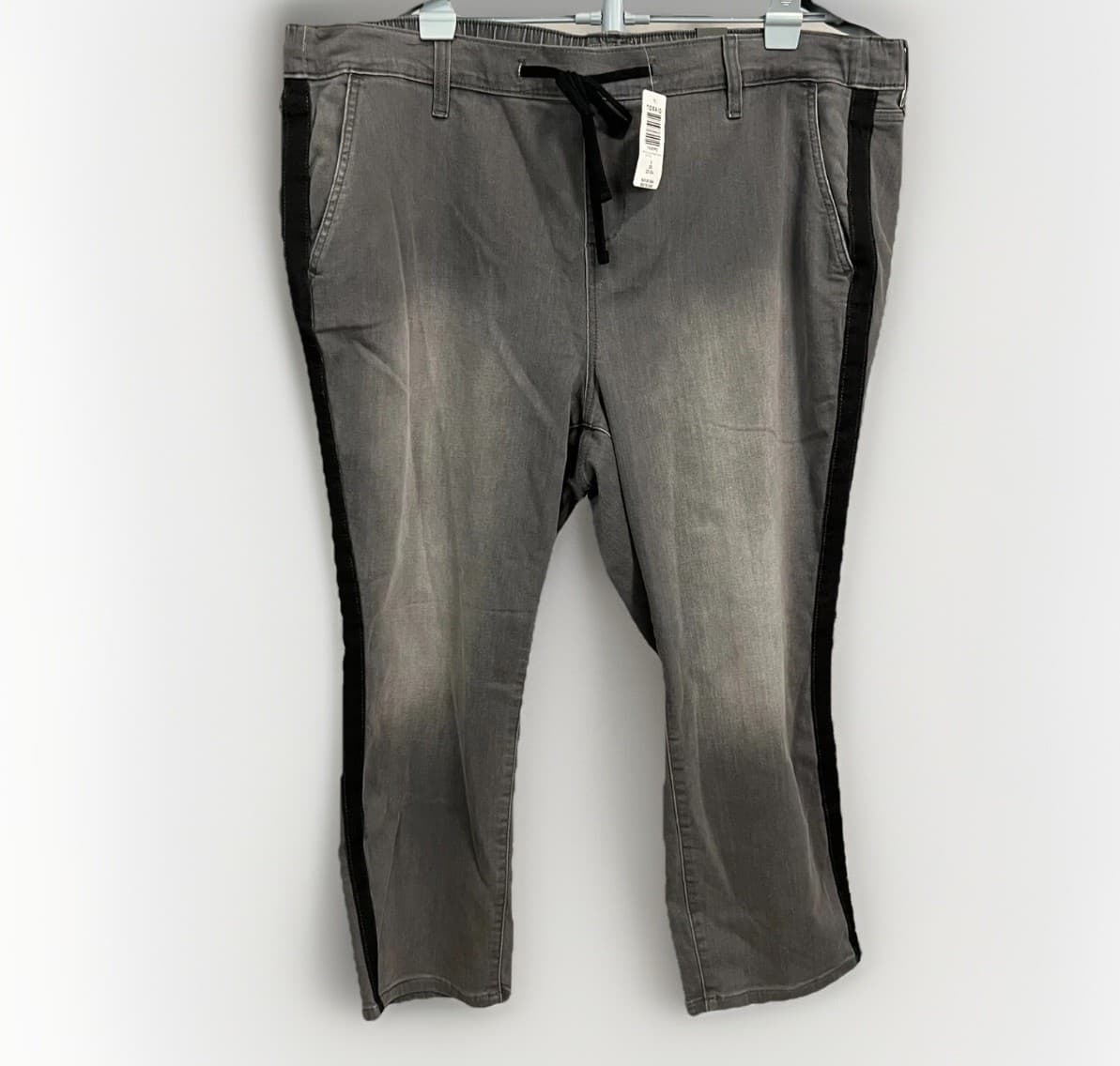 Torrid Jeans Sz 3/ 22-24/3X Gray Crop Pull on Boyfriend Straight Mid-Rise Racer
