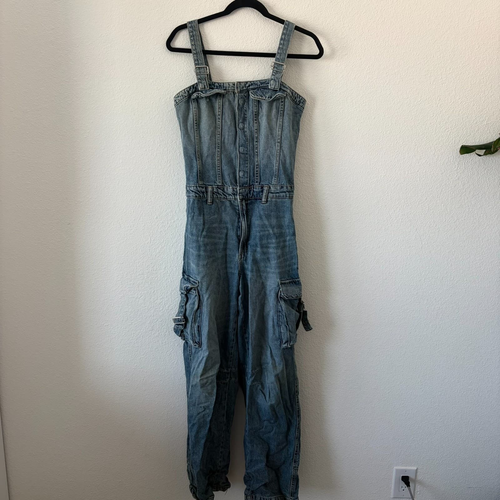 Zara Cargo Jumpsuit SM Adjustable Straps Patch Pockets Smocked Back Blogger Fave