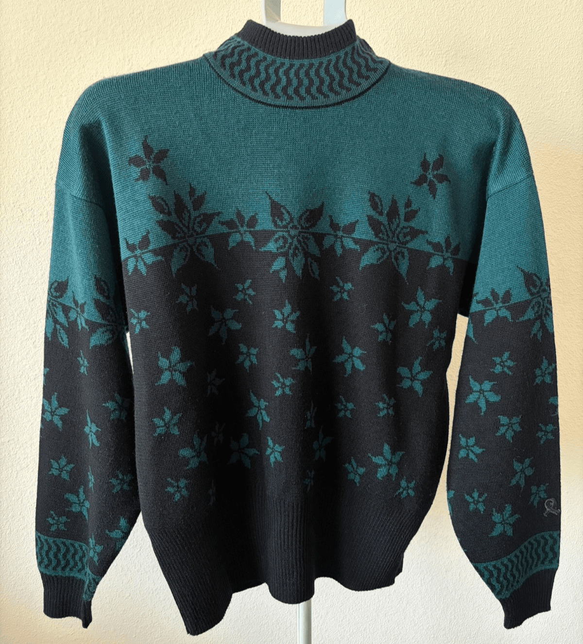 VTG Demetre Sweater M Floral Black Green Zigzag Collar Acrylic Wool Hong Kong
