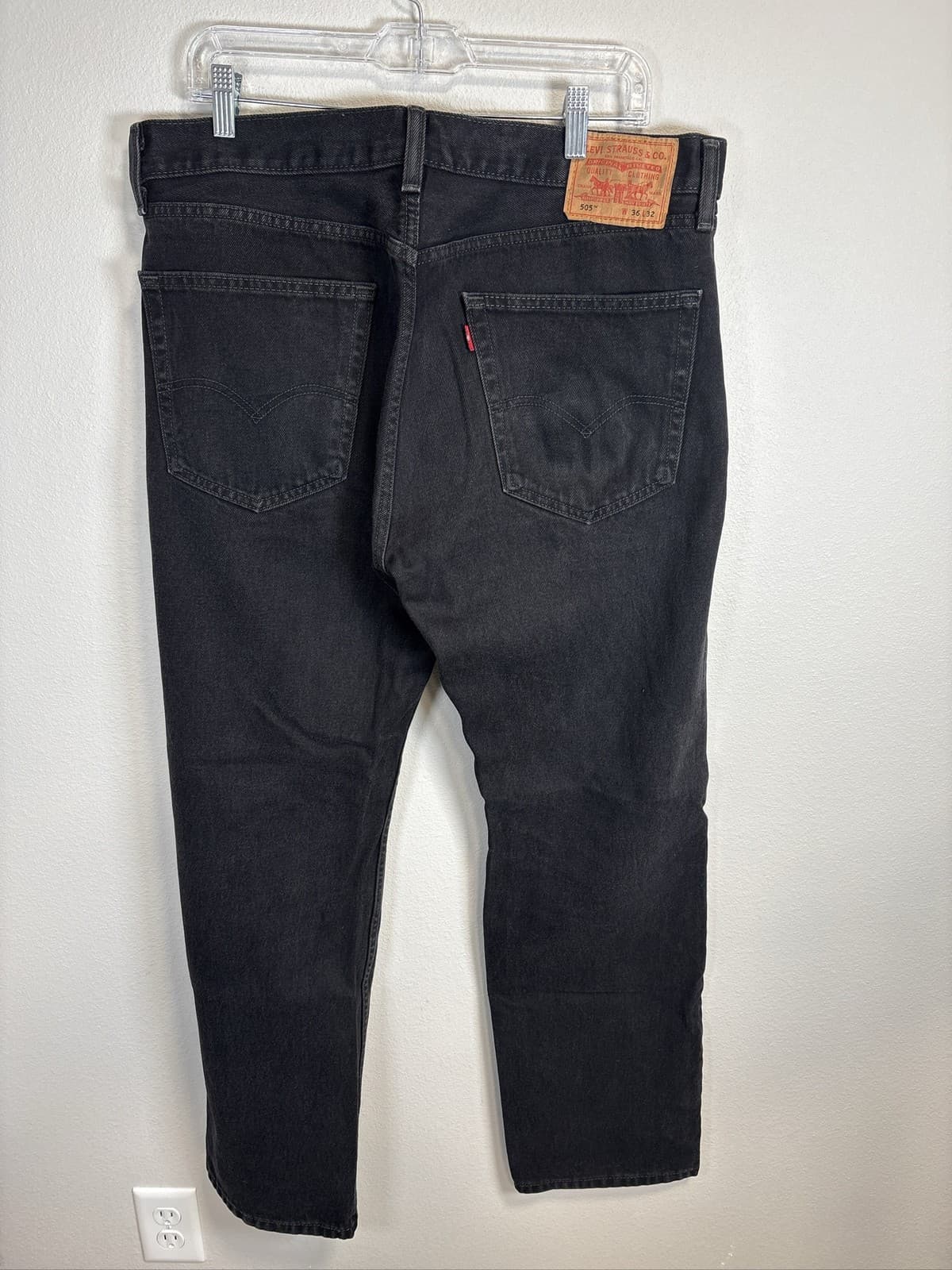 Levi's 505 Men's 36x32 Black Regular Straight Leg Denim