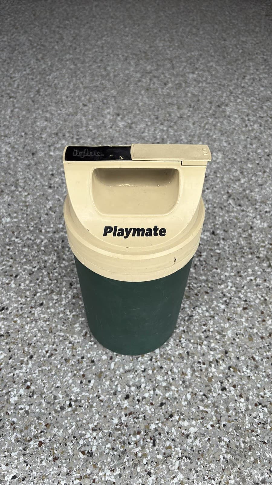 VTG Igloo Playmate Half Gallon Water Jug Cooler Green Cream Beige