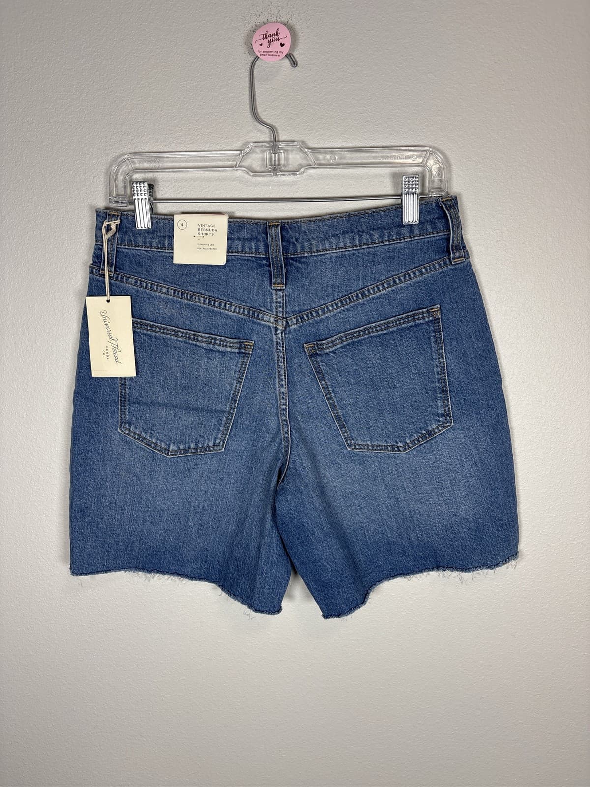 Universal Thread Women Size 4 Vintage Bermuda Denim Shorts Stretch Slim Blue